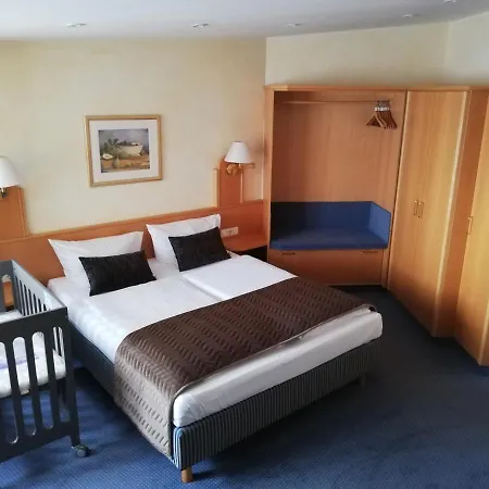 Russmann & Living Hotel 3*